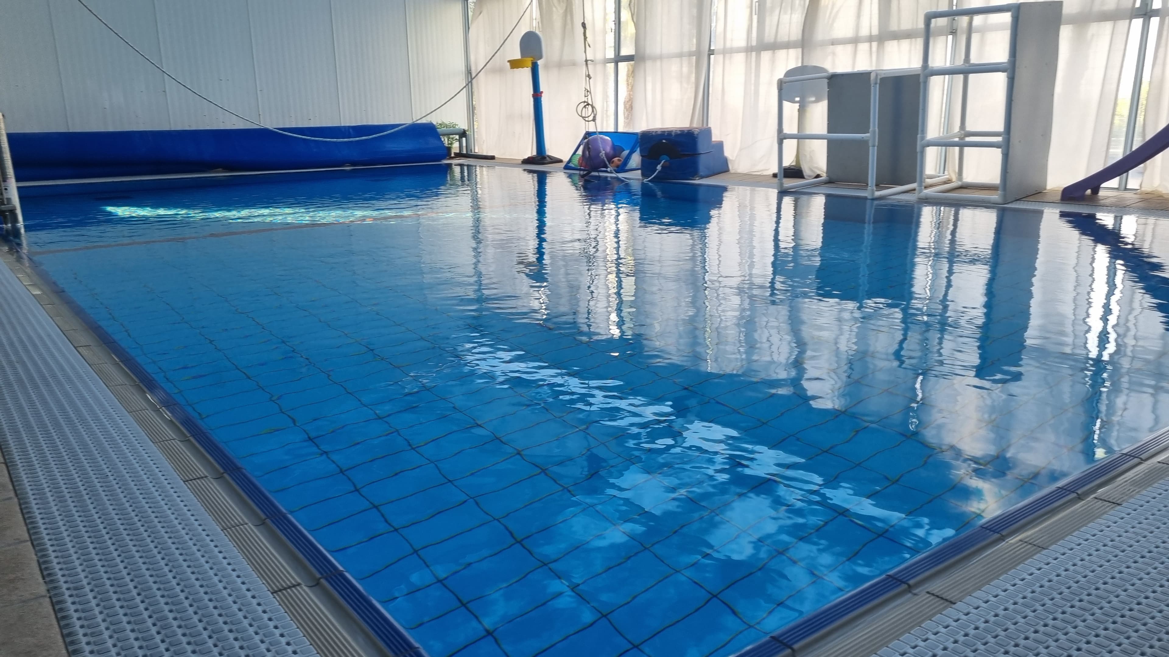 טיפול הידרותרפיה בבריכת מולטיפול ברקאי