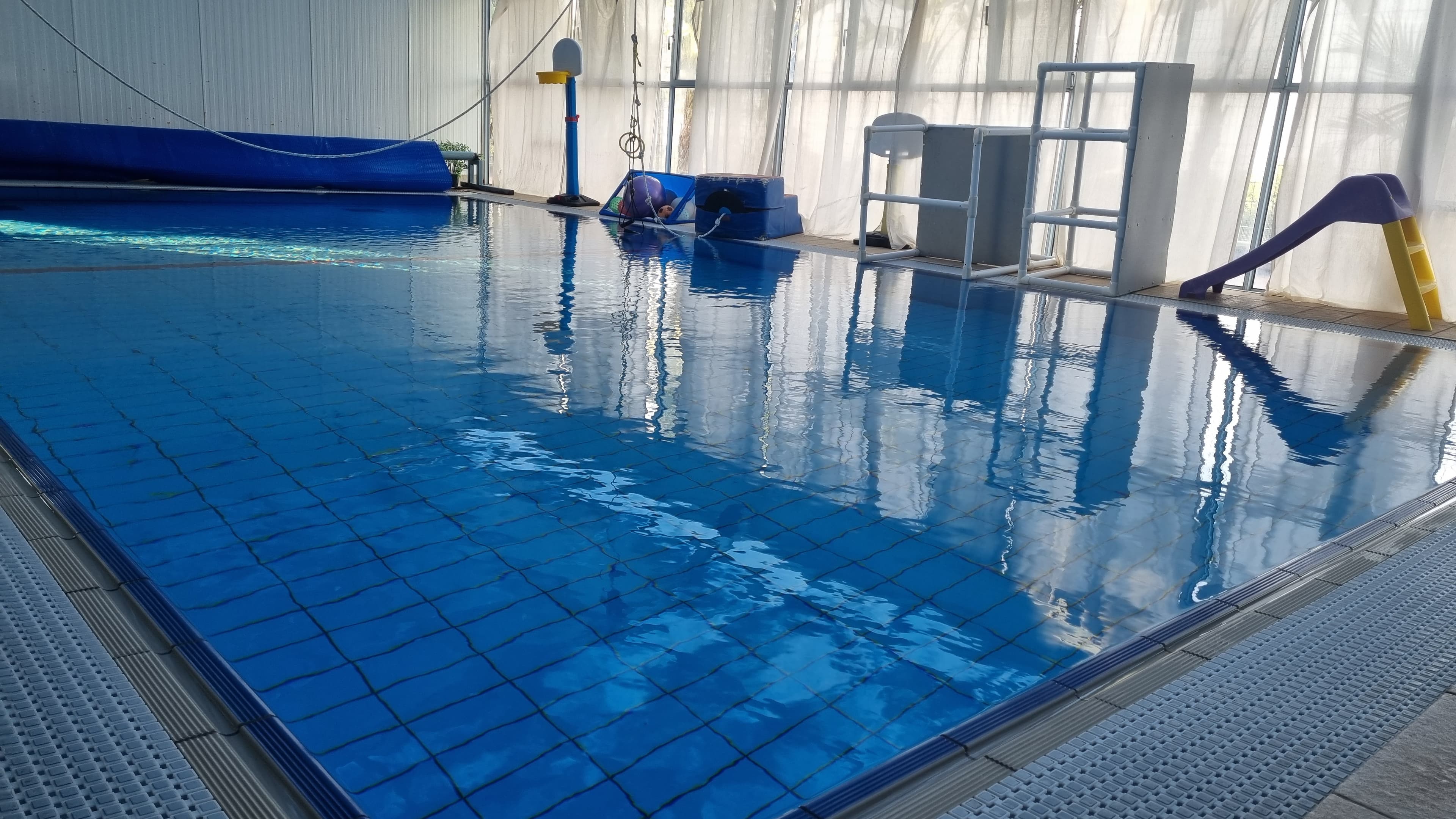 בריכה מחוממת מולטיפול